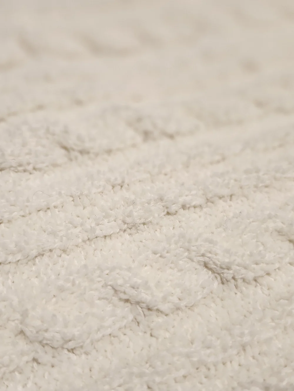 Cream Plush Baby Blanket & A Set Of 3 Head Bands And 3 Pairs Of Mittens